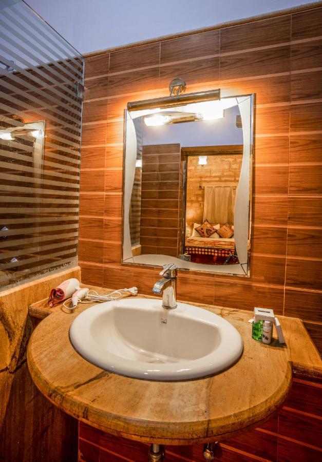 Hotel The Silk Route Jaisalmer Buitenkant foto